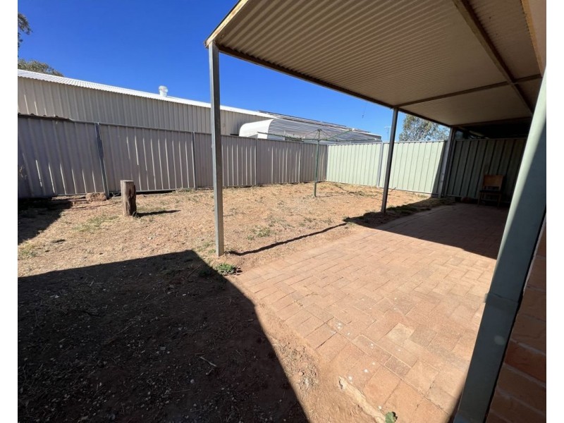 2/19 Potch Street, Lightning Ridge NSW 2834