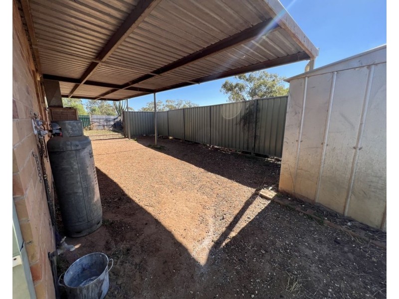 2/19 Potch Street, Lightning Ridge NSW 2834