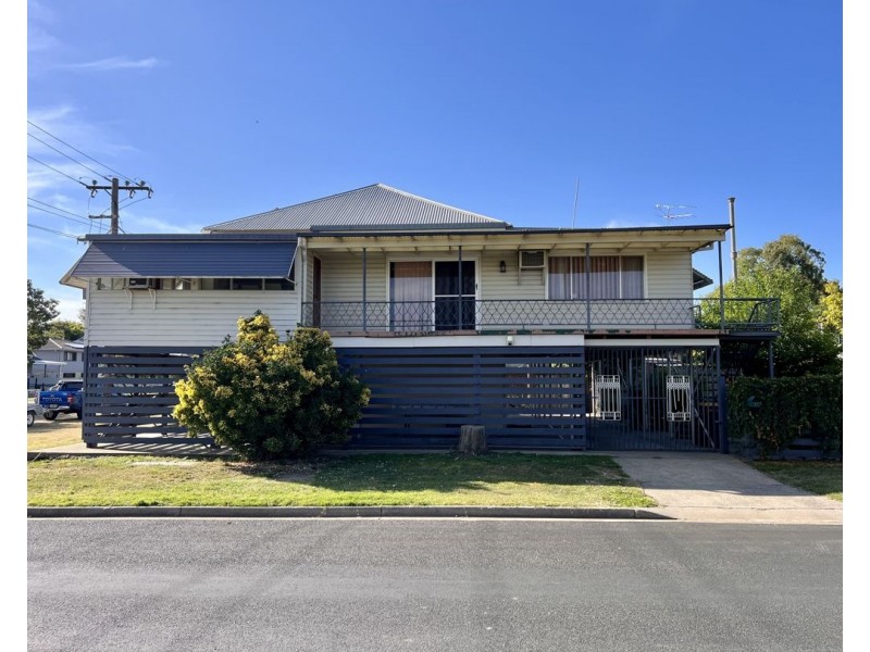 13 Iris Street, Moree NSW 2400
