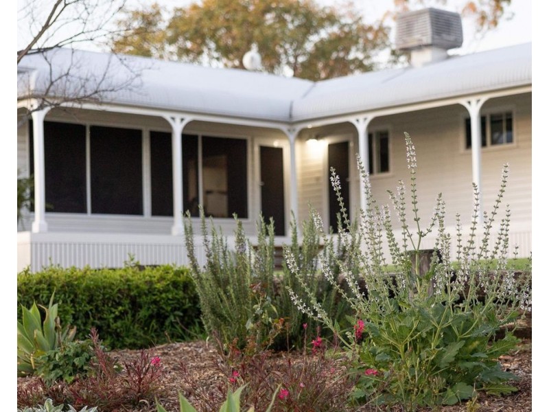 44 Boobialla Rd, Moree NSW 2400