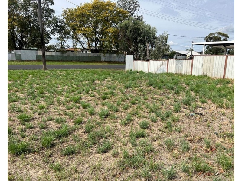 92 Jones Avenue, Moree NSW 2400