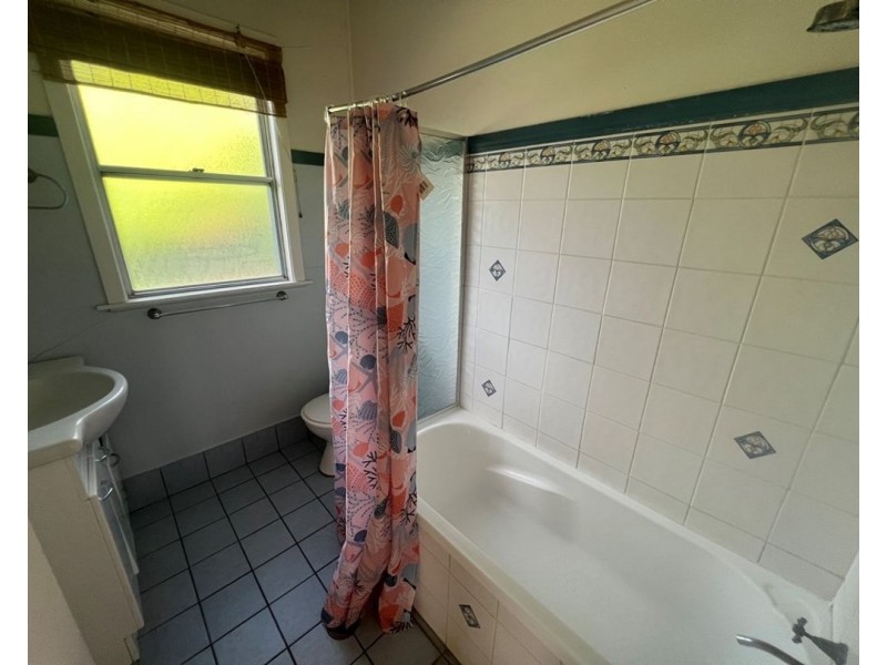 11 Lucksall Street, Moree NSW 2400