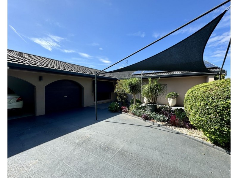 8 Karingal Place, Moree NSW 2400