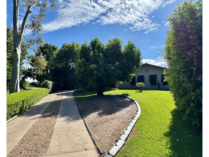 8 Karingal Place, Moree NSW 2400