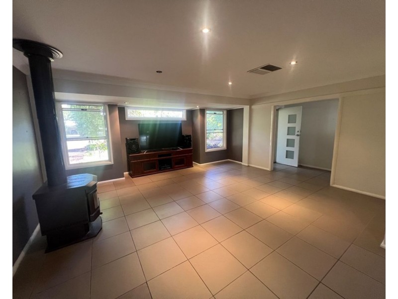 11 Tirzah Street, Moree NSW 2400