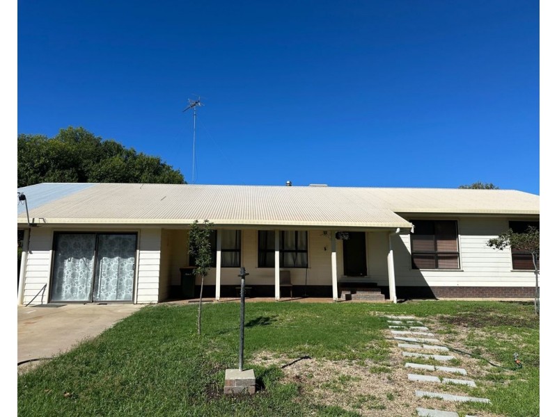 6 Myall Place, Moree NSW 2400