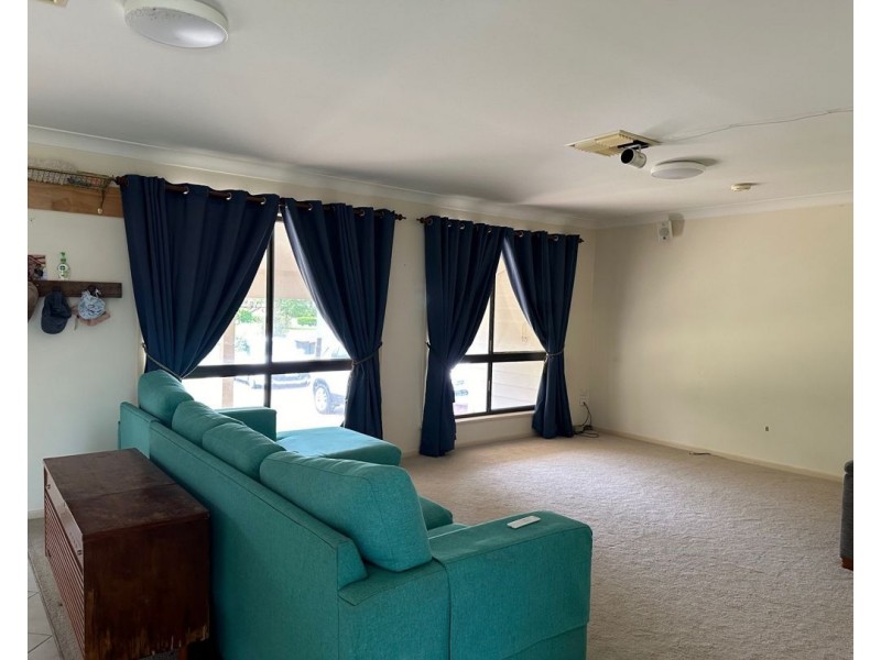 6 Myall Place, Moree NSW 2400
