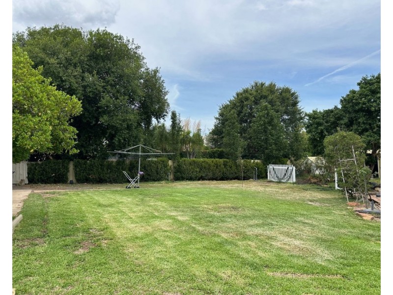 6 Myall Place, Moree NSW 2400