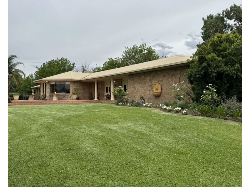 46 Boonery Rd, Moree NSW 2400