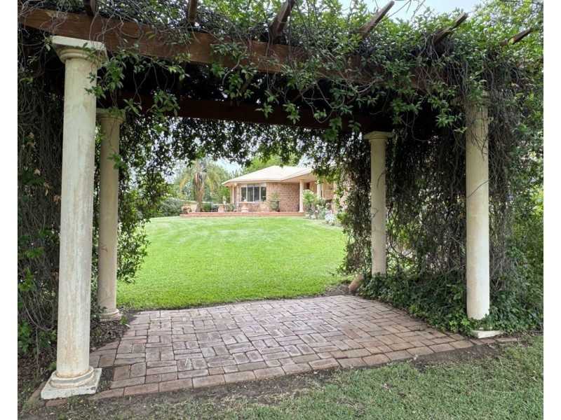 46 Boonery Rd, Moree NSW 2400