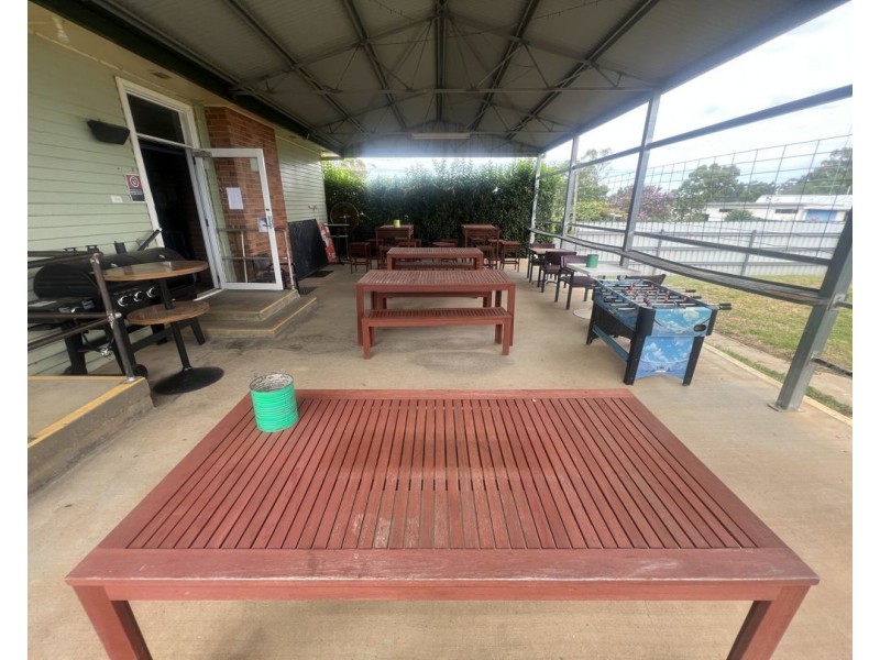 16 Railway Parade, Gravesend NSW 2401