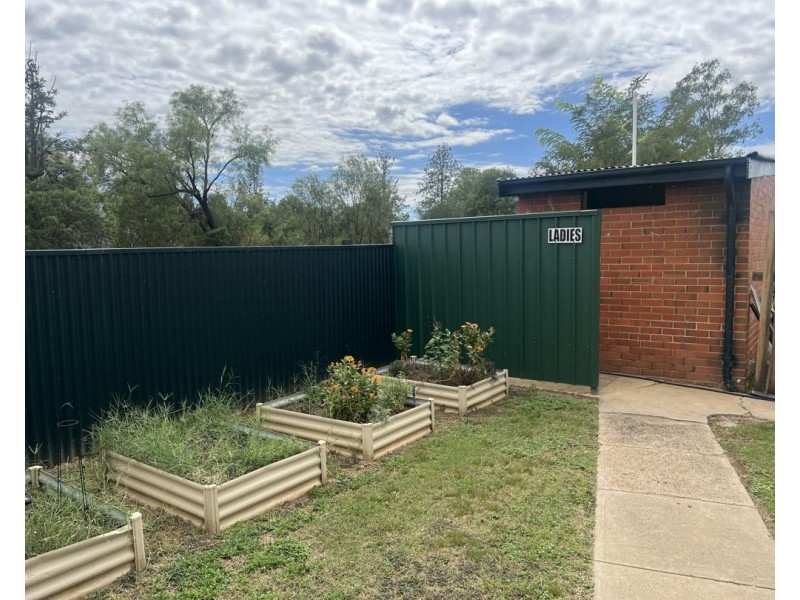 16 Railway Parade, Gravesend NSW 2401