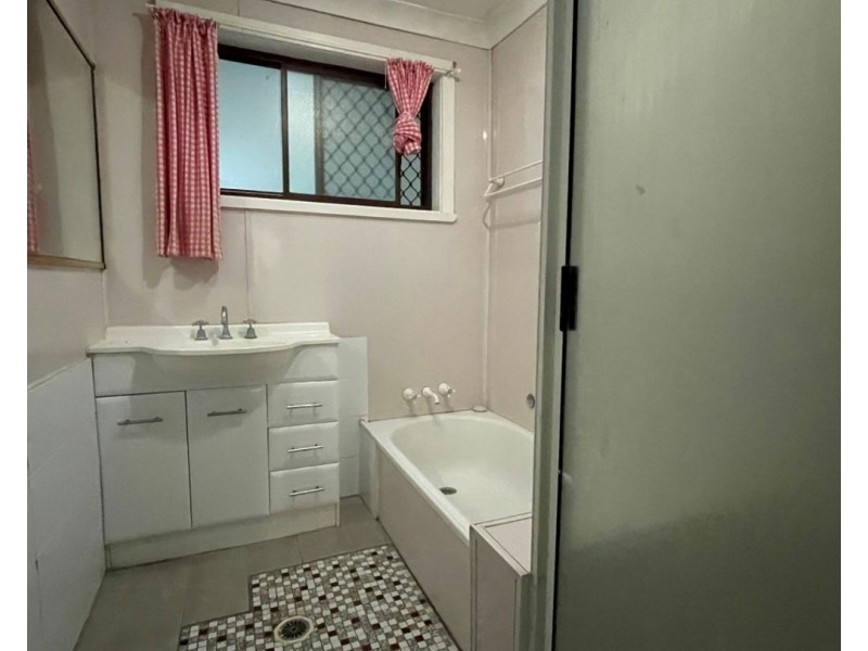 2 Allambie Place, Moree NSW 2400