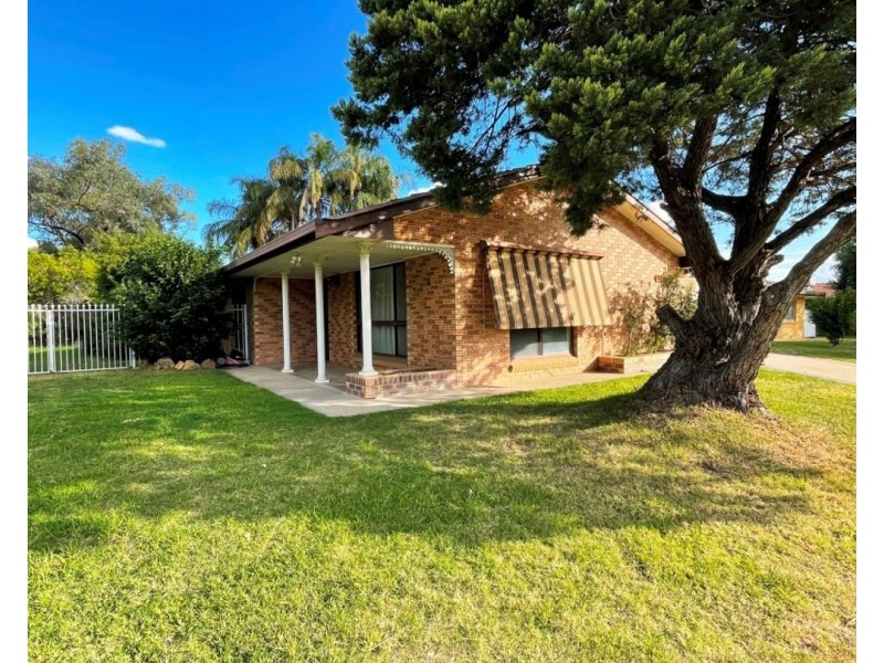2 Allambie Place, Moree NSW 2400
