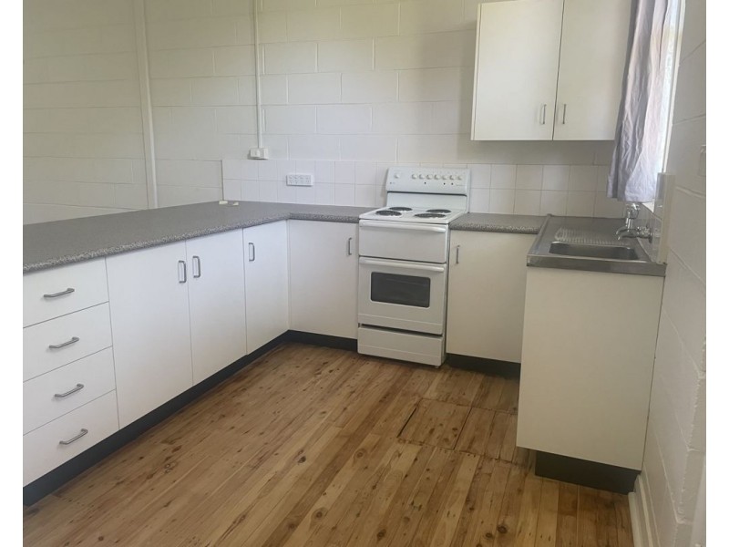 4/4 Queen street, Moree NSW 2400