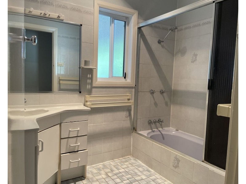 2 Mackenzie street, Moree NSW 2400