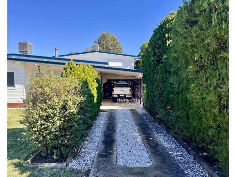 13 Lucksall Street, Moree NSW 2400