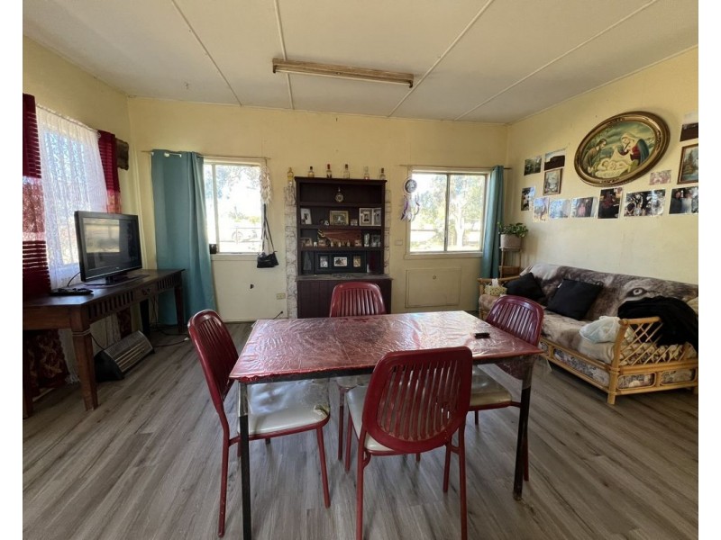 16 Gem Street, Lightning Ridge NSW 2834