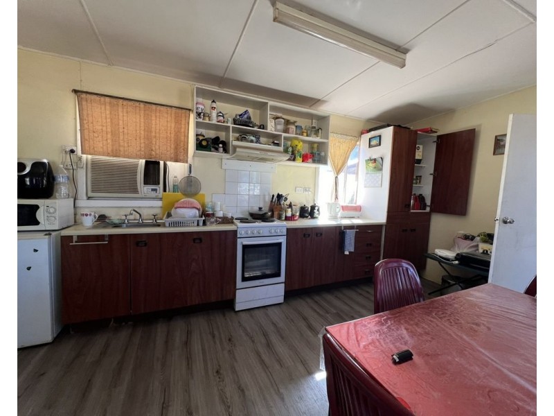 16 Gem Street, Lightning Ridge NSW 2834