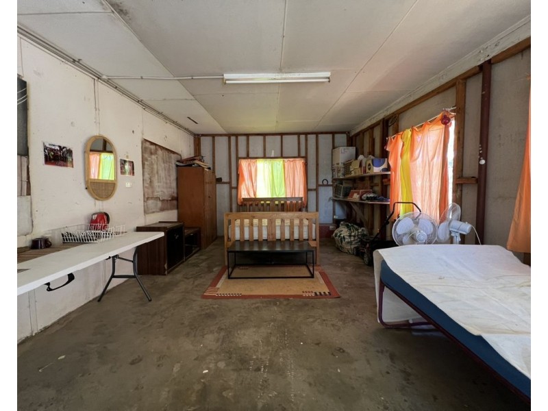 16 Gem Street, Lightning Ridge NSW 2834