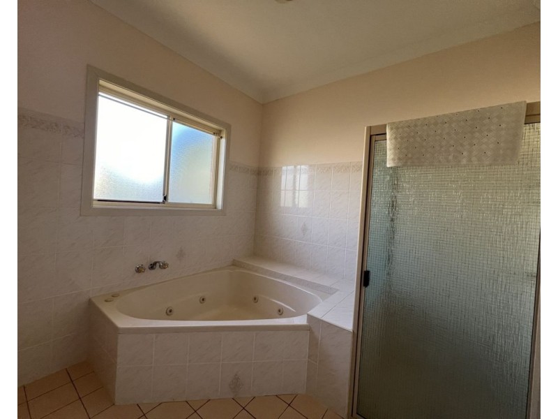 26 Cardinal Road, Lightning Ridge NSW 2834