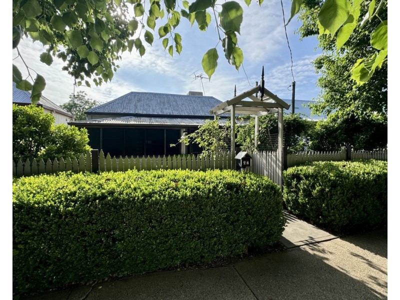 74 Edward Street, Moree NSW 2400