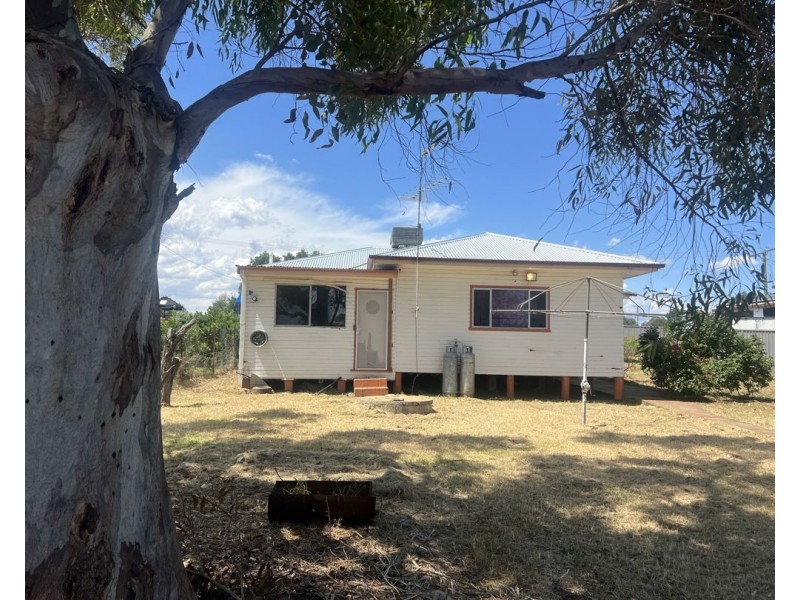51 Railway Parade, Gravesend NSW 2401