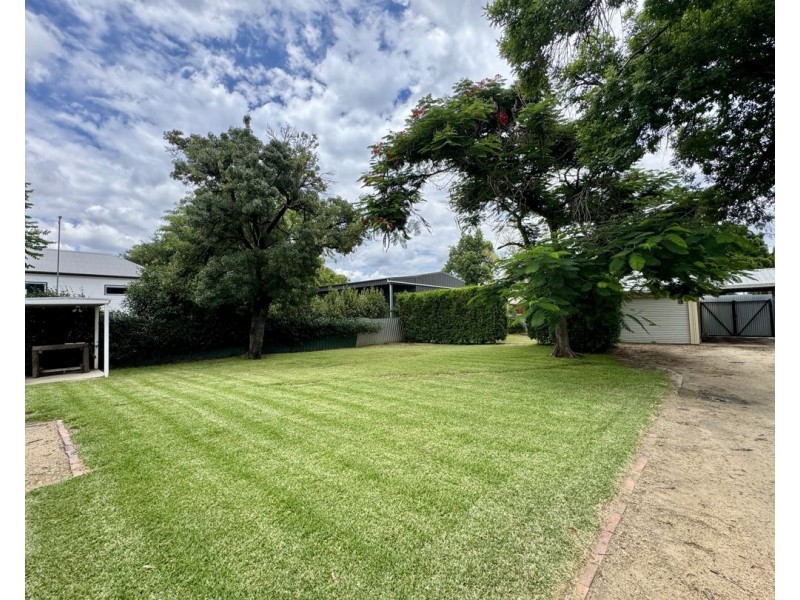 17 Edward Street, Moree NSW 2400
