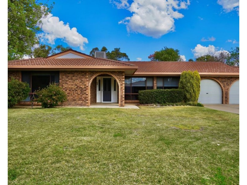 15 Carwee Street, Moree NSW 2400