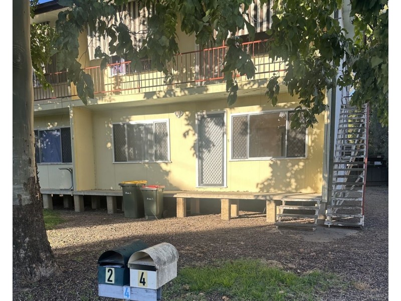 2 4 Condor Crescent, Moree NSW 2400