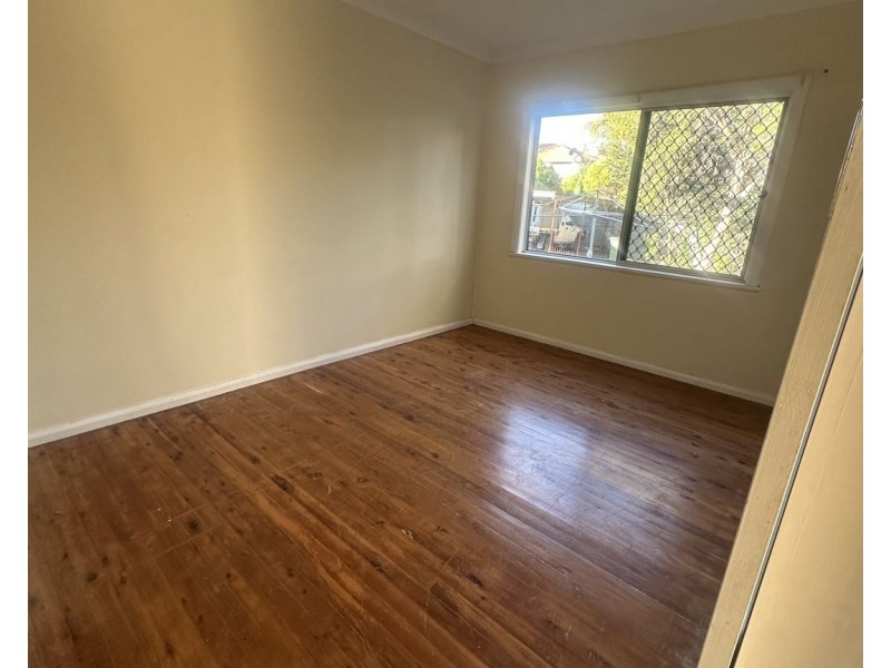 2 4 Condor Crescent, Moree NSW 2400