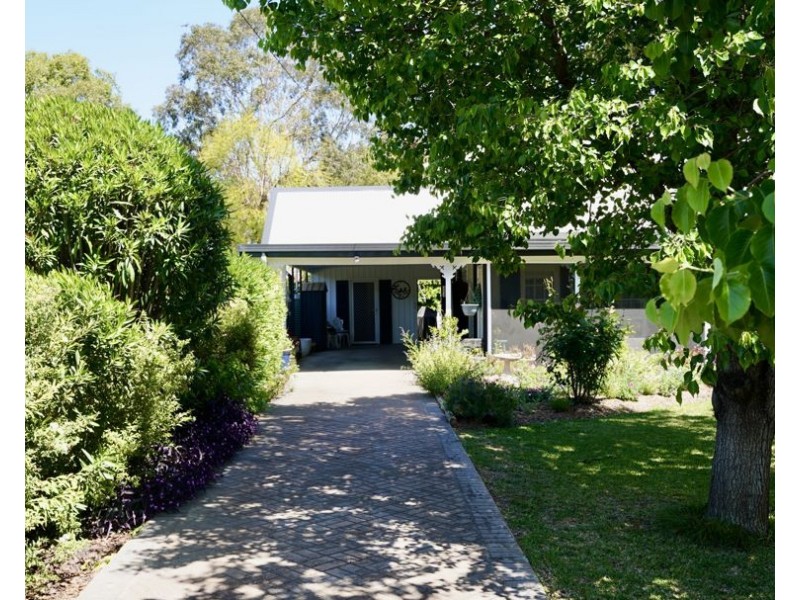 8 Crane Place, Moree NSW 2400