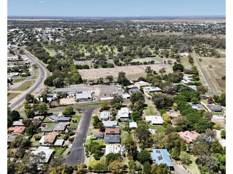 8 Crane Place, Moree NSW 2400