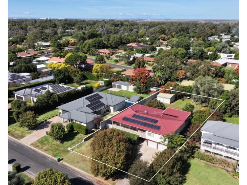 14 WARATAH STREET, Moree NSW 2400