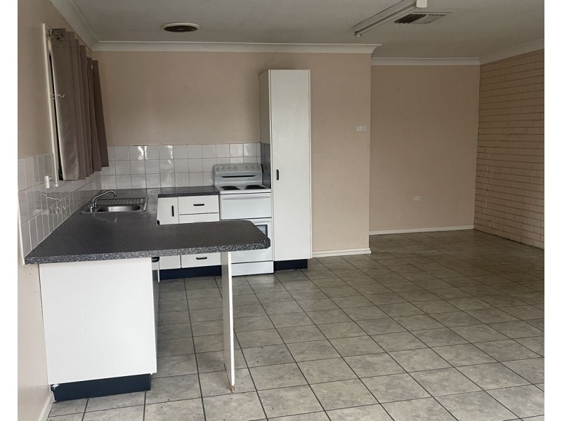 8 2 Bottlebrush Drive, Moree NSW 2400