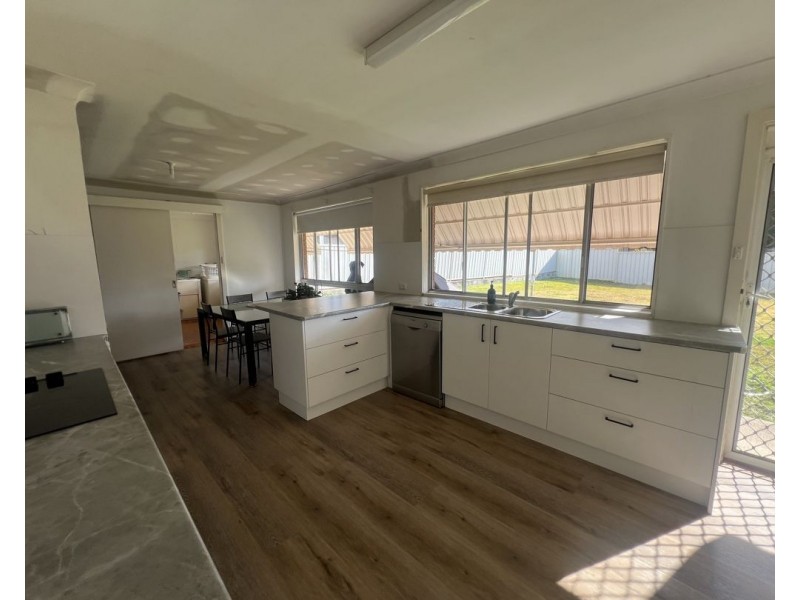 33 Kamilaroi Drive, Moree NSW 2400