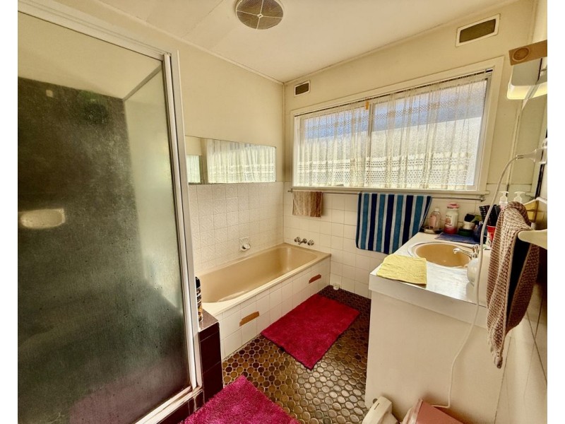 2 Warrina Crescent, Moree NSW 2400