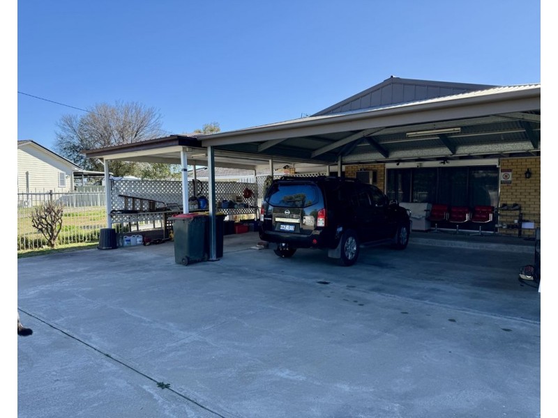 2 Warrina Crescent, Moree NSW 2400