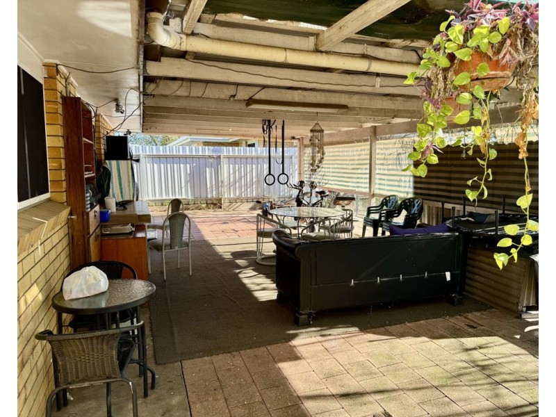 2 Warrina Crescent, Moree NSW 2400