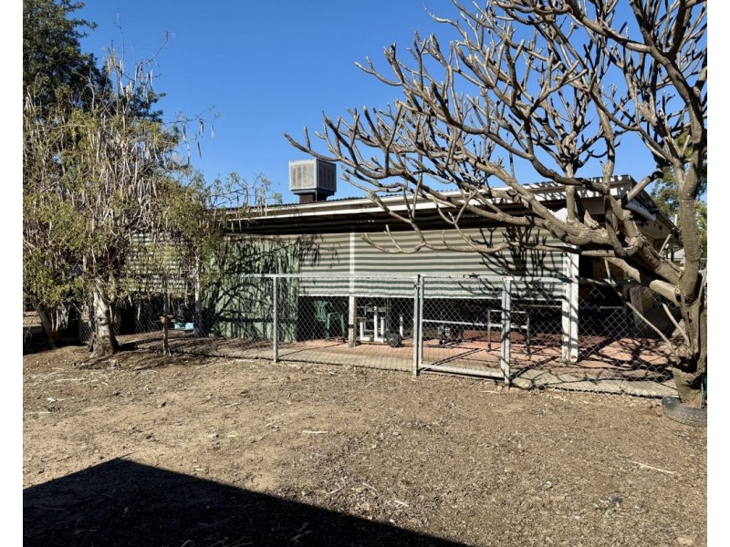 2 Warrina Crescent, Moree NSW 2400