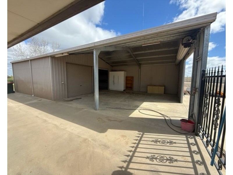 2 Bullus Drive, Moree NSW 2400