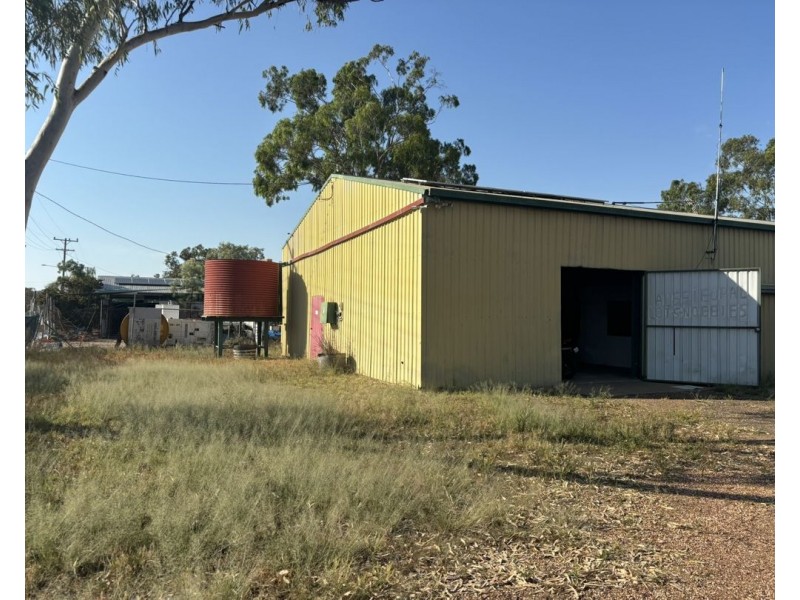 26 Nobby Road, Lightning Ridge NSW 2834