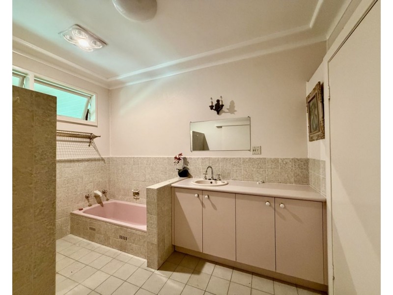 15 Merindah Avenue, Moree NSW 2400