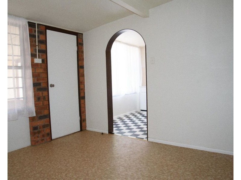 4 Red Robin Street, Lightning Ridge NSW 2834