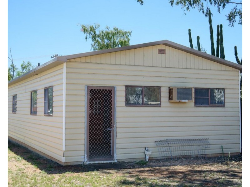 4 Red Robin Street, Lightning Ridge NSW 2834