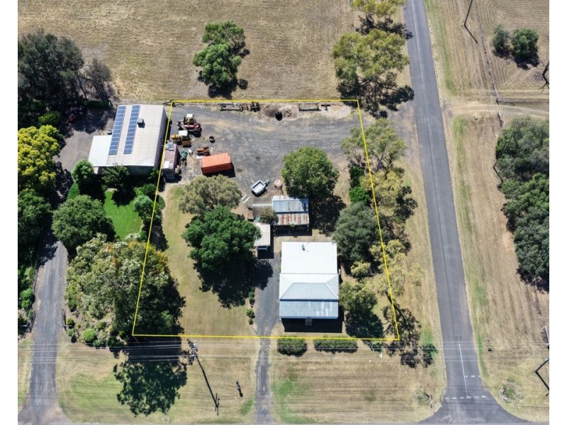 8 Centre Street, Pallamallawa NSW 2399