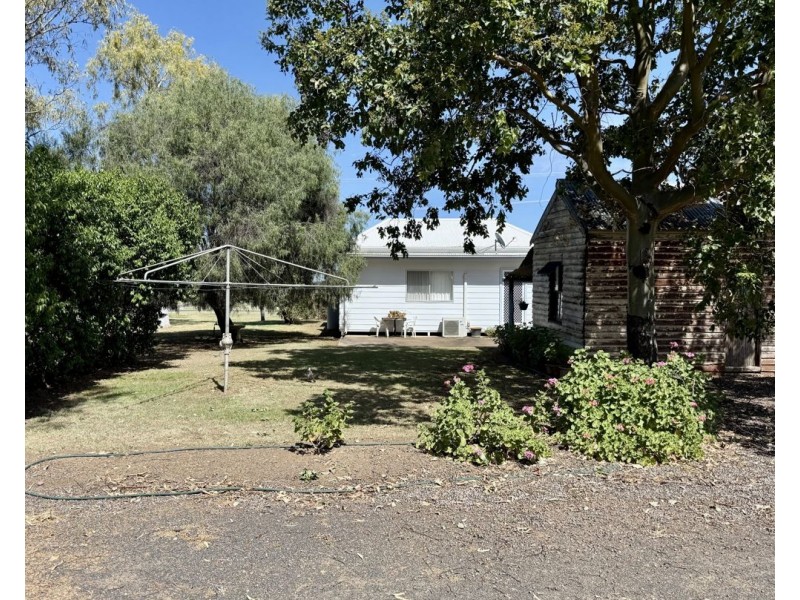 8 Centre Street, Pallamallawa NSW 2399