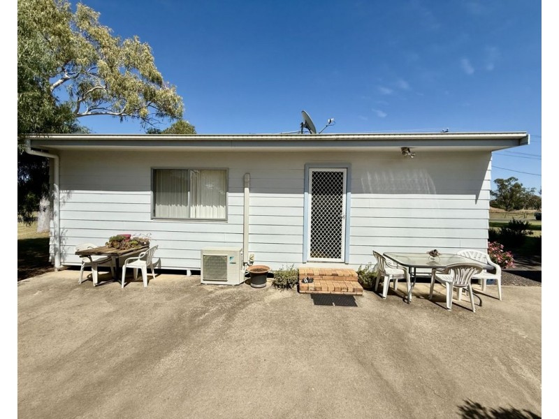 8 Centre Street, Pallamallawa NSW 2399