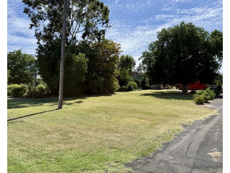 8 Centre Street, Pallamallawa NSW 2399