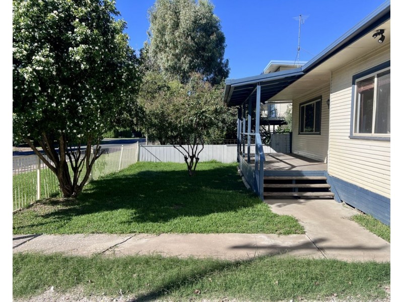 13 Ruse ST, Moree NSW 2400